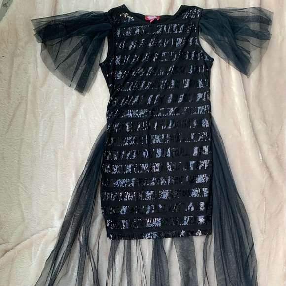 Elegant fancy dress 2 in 1. with a tulle skirt (zip at back waist). Color: black - Picture 1 of 12